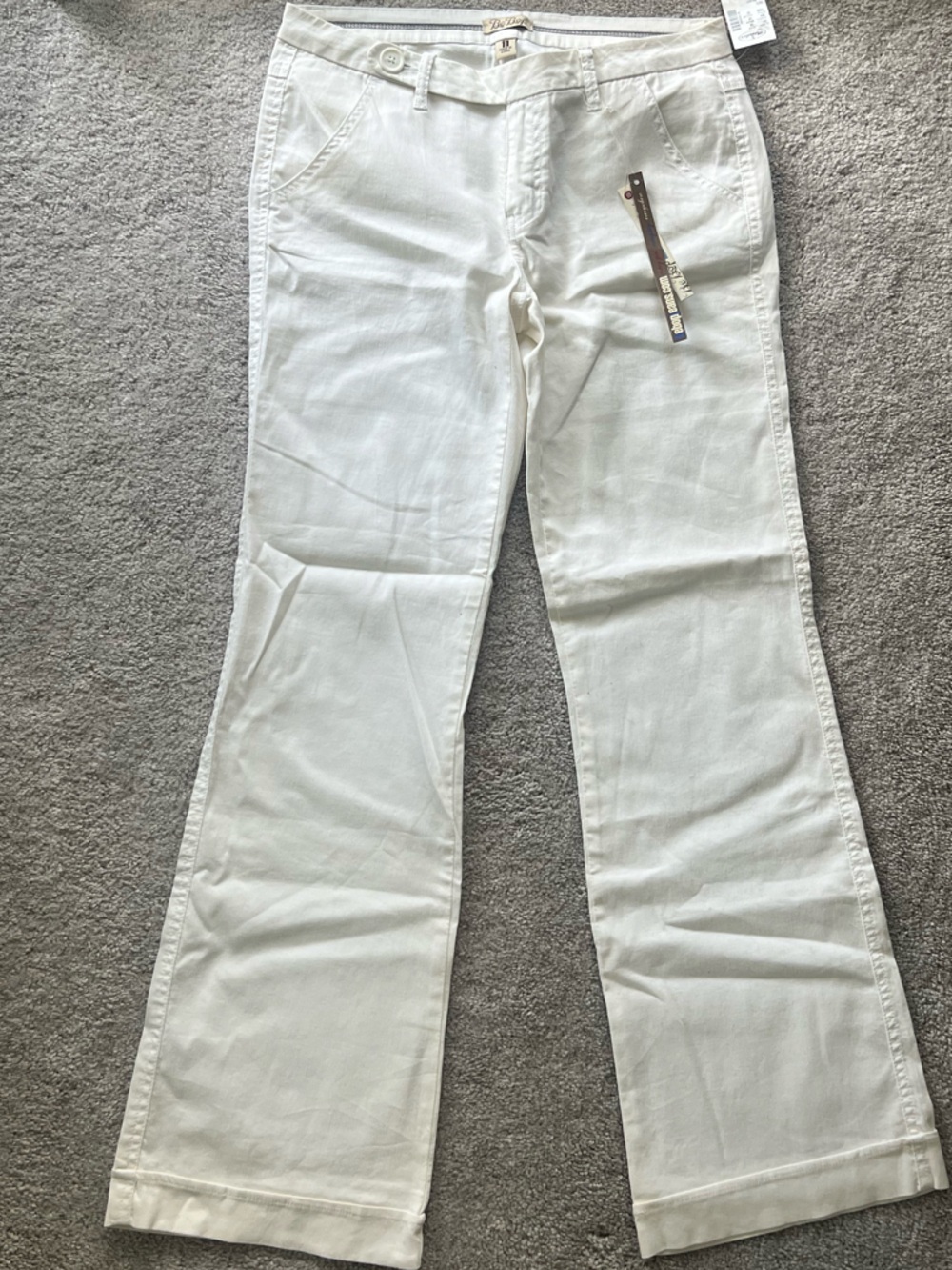 Women’s White Corduroy-like Pants  - Classic Clean Look